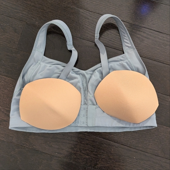 2/$40 ✨Lululemon Ta-Ta Tamer lll - Picture 6 of 6